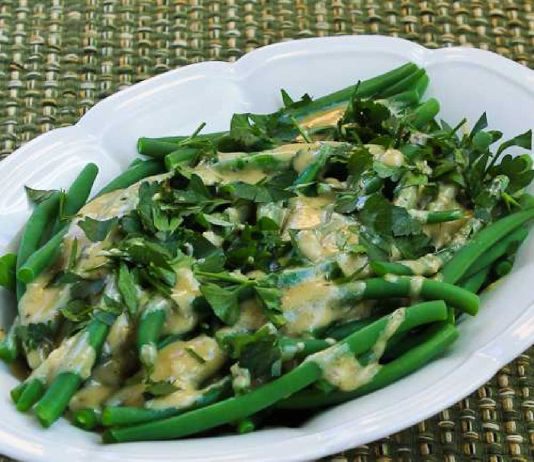 Green Beans with Tahini and Lemon
