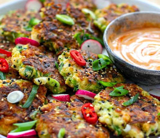 Prawn Fritters With Spicy Sriracha Mayo