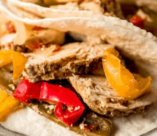 Easy Crockpot Chicken Fajitas | The Recipe Critic