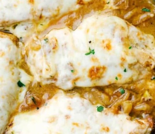 Skillet French Onion Chicken | The Recipe Critic