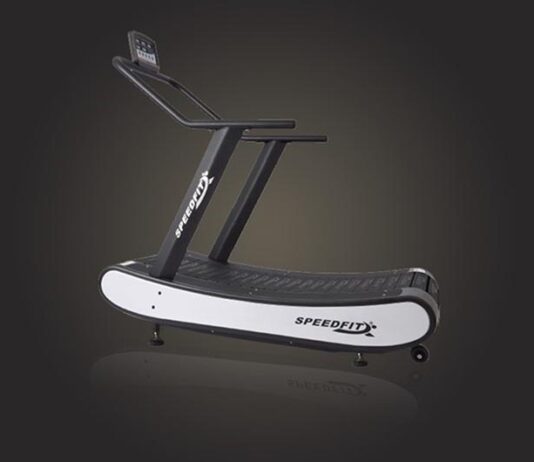 What are the benefits of curved treadmills?