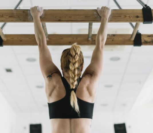 What muscles are worked with pull-ups