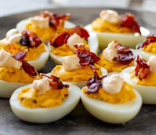 Buffalo Deviled Eggs With Crispy Bacon