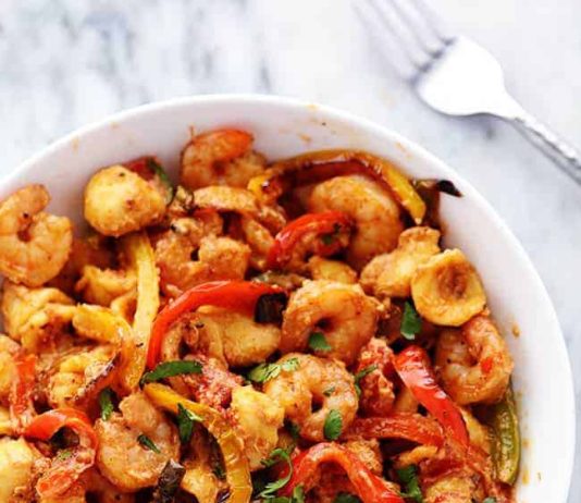 Creamy Shrimp Fajita Pasta Skillet