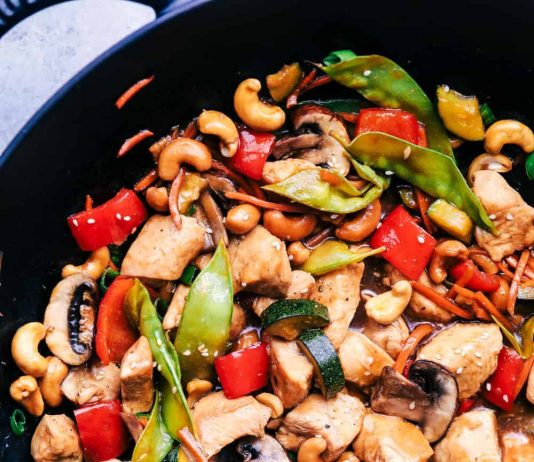 Cashew Chicken Stir Fry | The Recipe Critic